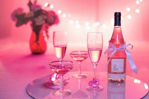 pink-wine-1964457_1280